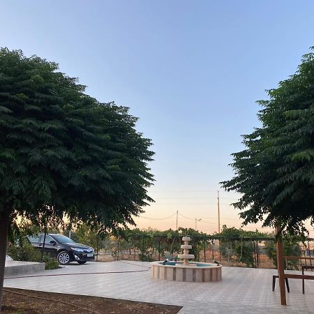 مزرعة النجم Najem Farm Villa Al-Qasr Luaran gambar